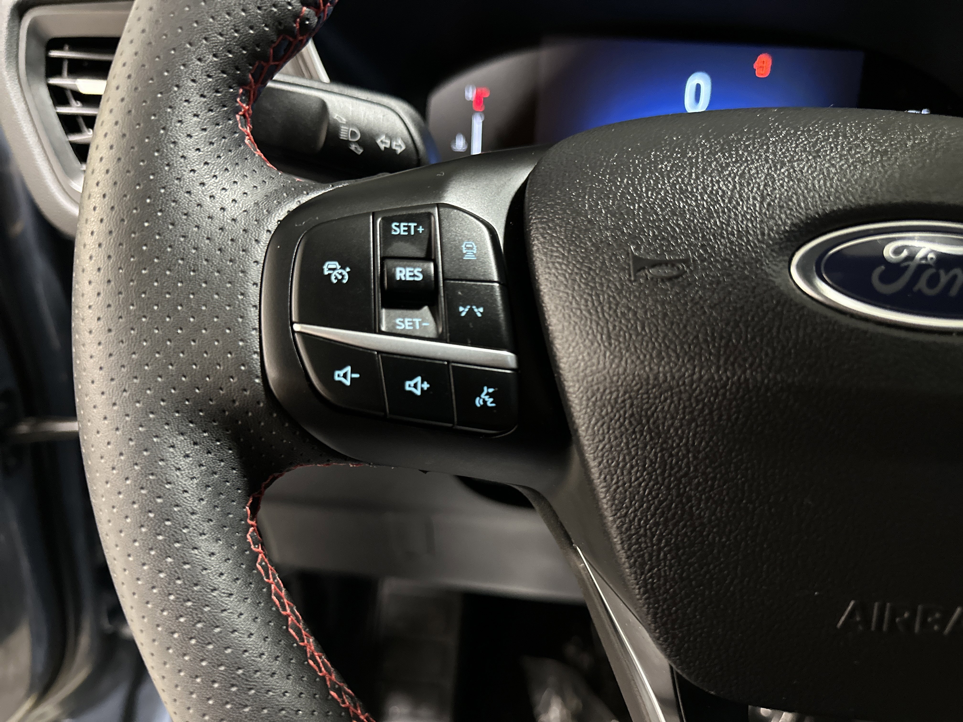 Certified 2025 Ford Escape ST-Line w/ Equipment Group 301A image 21