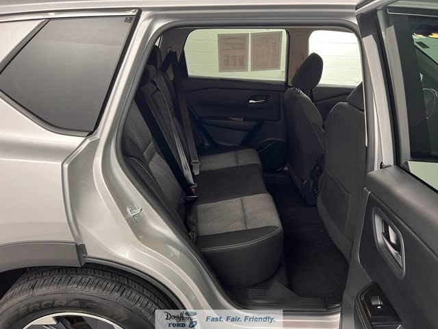 Used 2025 Nissan Rogue SV FWD image 35