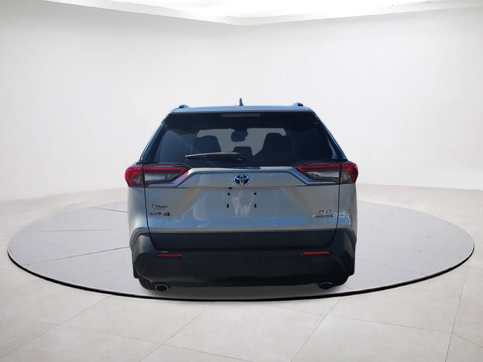 Used 2021 Toyota RAV4 XLE w/ Convenience Package image 6