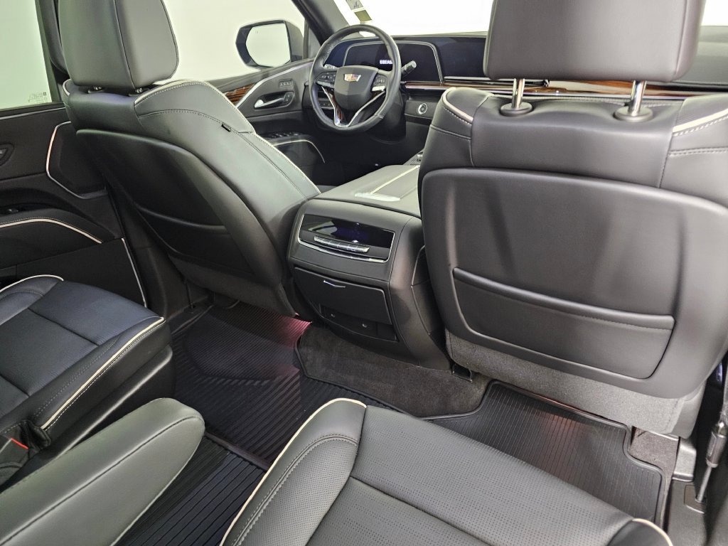 Used 2023 Cadillac Escalade Premium Luxury w/ LPO, Radiant Package AWD/4WD image 14
