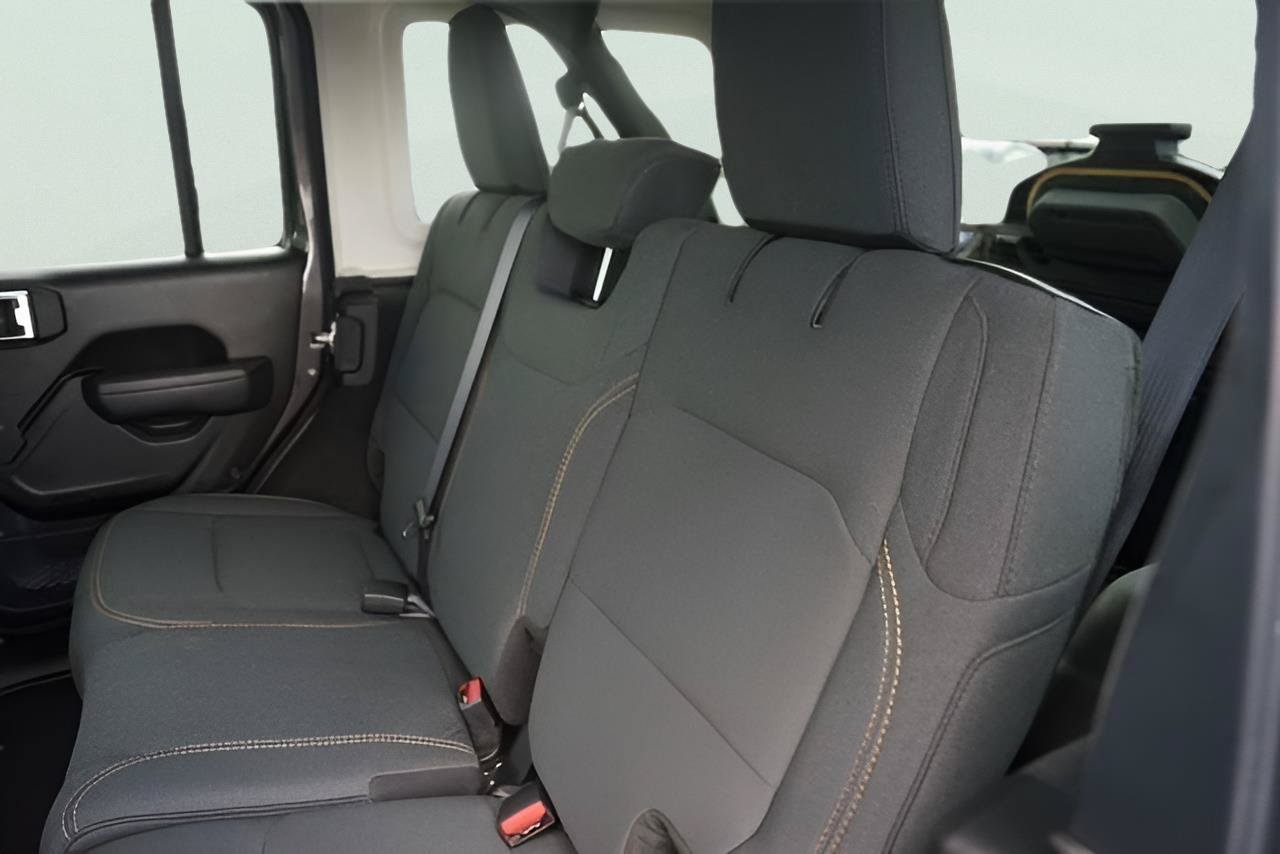 Used 2025 Jeep Wrangler Unlimited Sport AWD/4WD image 13