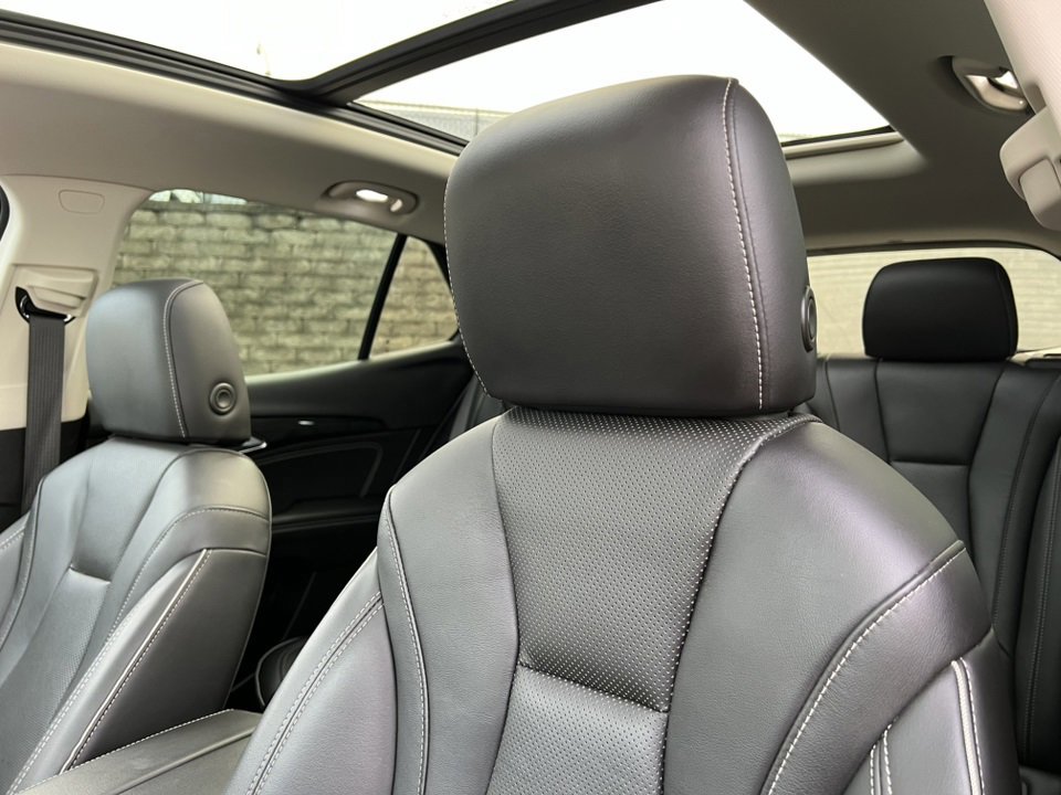 Used 2022 Buick Envision Essence w/ Technology Package I image 19