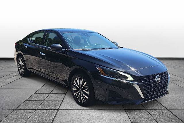 Used 2025 Nissan Altima 2.5 SV AWD/4WD image 3