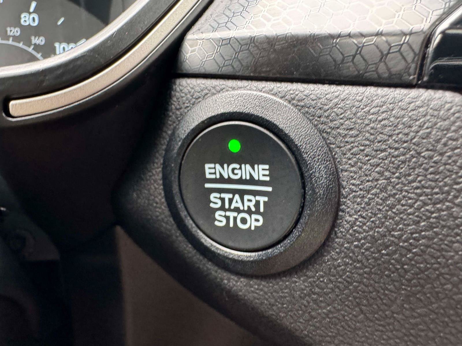 Certified 2022 Ford Escape SEL w/ SEL Stealth AWD Package image 30