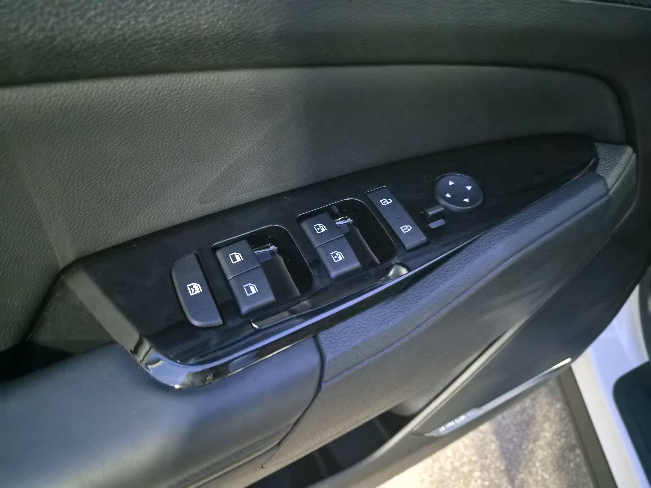Used 2023 Kia Sportage SX FWD image 14