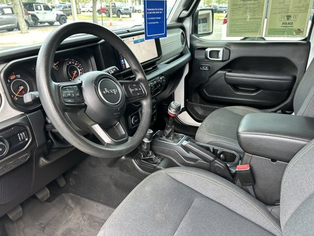 Used 2025 Jeep Wrangler Sport AWD/4WD image 20