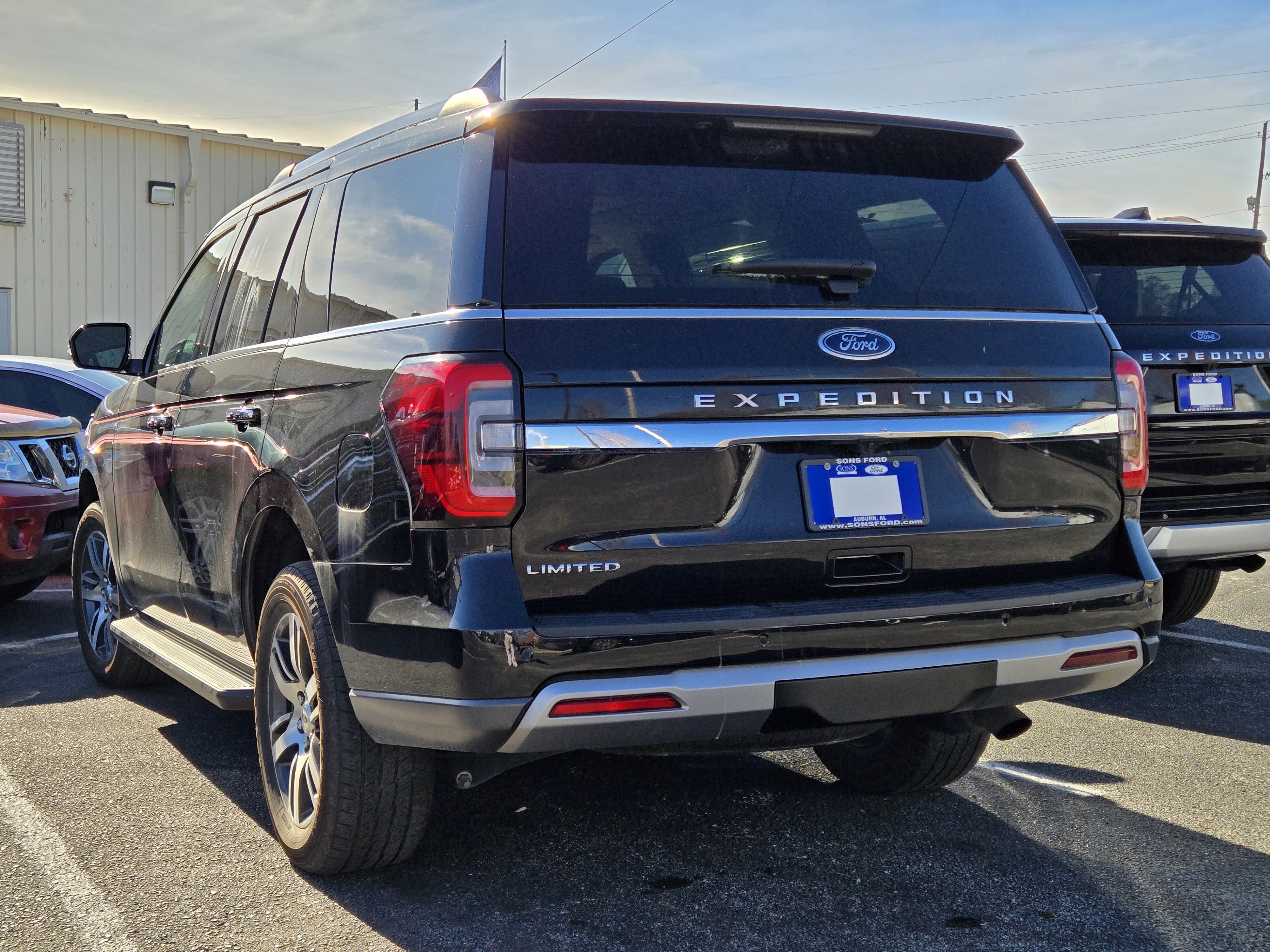 Certified 2024 Ford Expedition Limited image 5