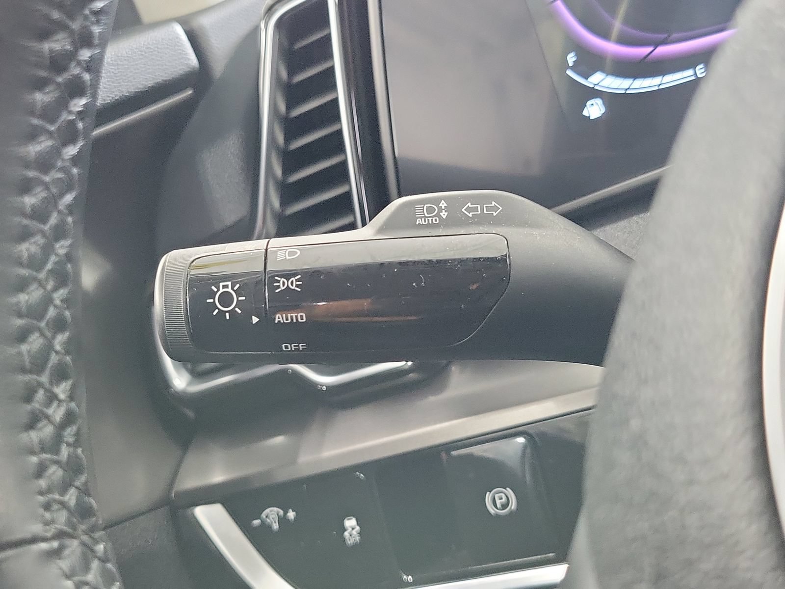 Used 2024 Kia Sportage EX AWD/4WD image 16