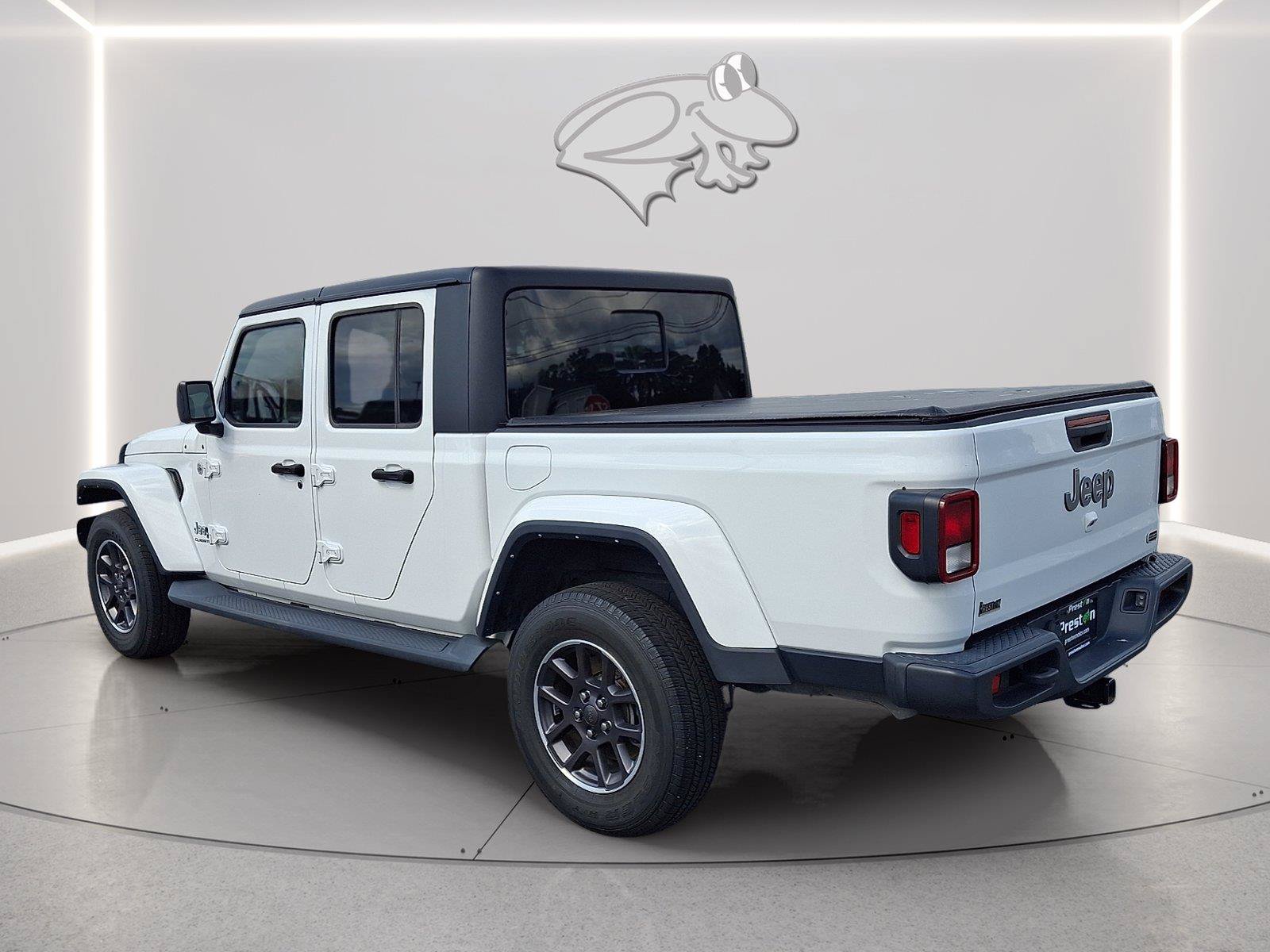 Used 2022 Jeep Gladiator Overland w/ Popular Equipment Package AWD/4WD image 3