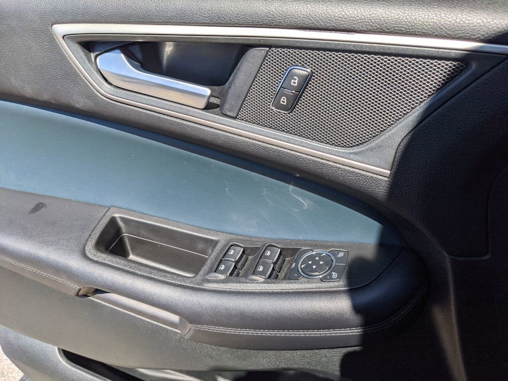 Certified 2024 Ford Edge SEL w/ Sport Appearance Package image 8