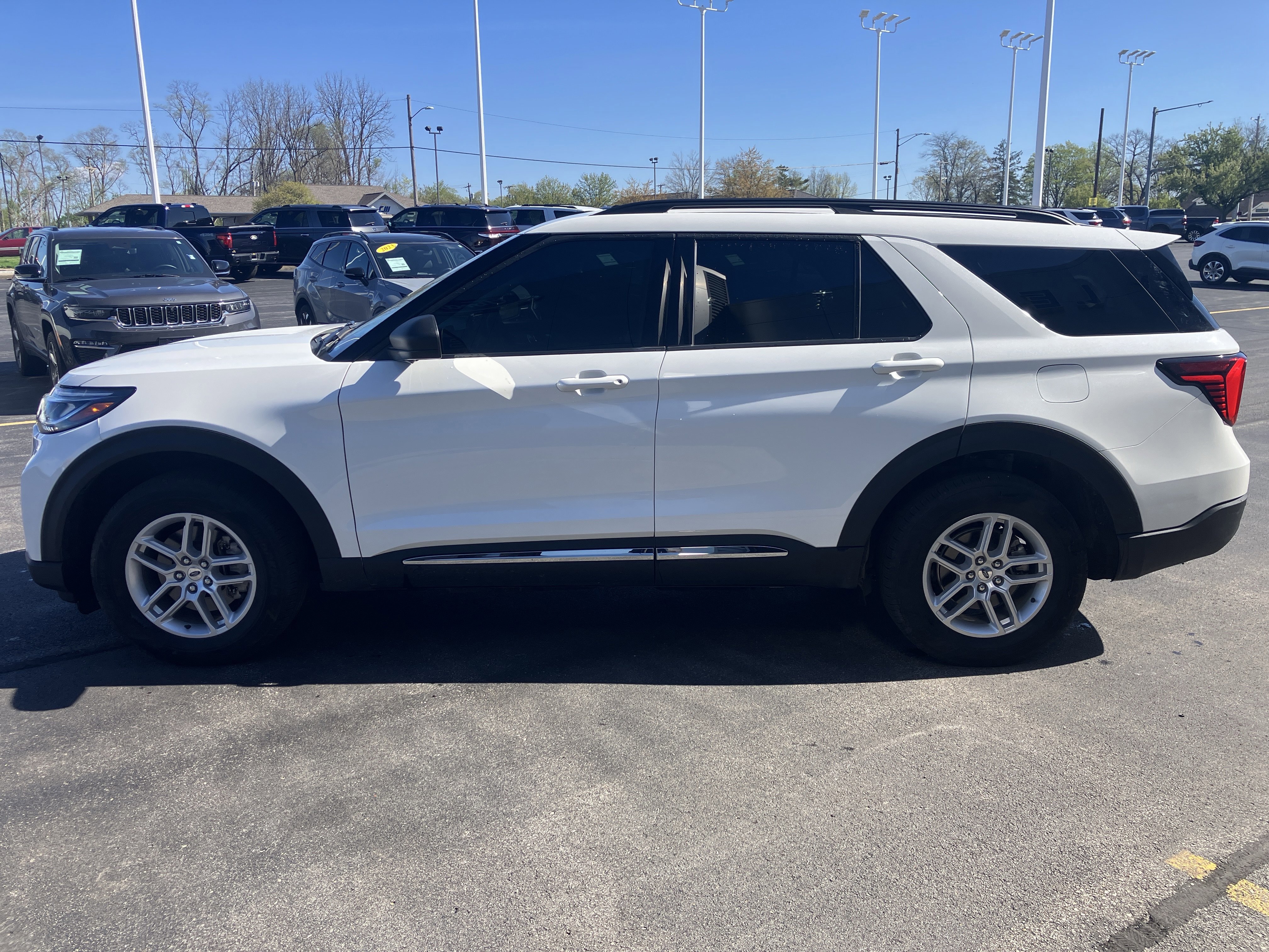 Certified 2025 Ford Explorer Active image 2