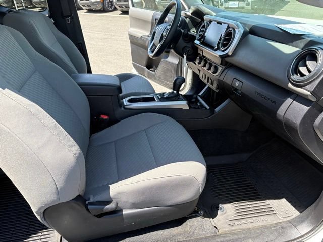 Used 2022 Toyota Tacoma SR5 w/ SR5 Appearance Package (SM) AWD/4WD image 25