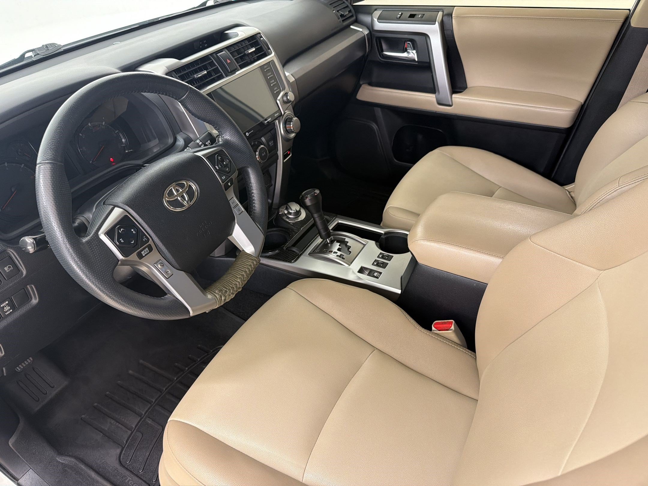 Used 2021 Toyota 4Runner SR5 Premium w/ Moonroof Package AWD/4WD image 4