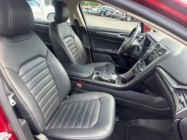Certified 2017 Ford Fusion SE w/ Fusion SE Technology Package FWD image 11