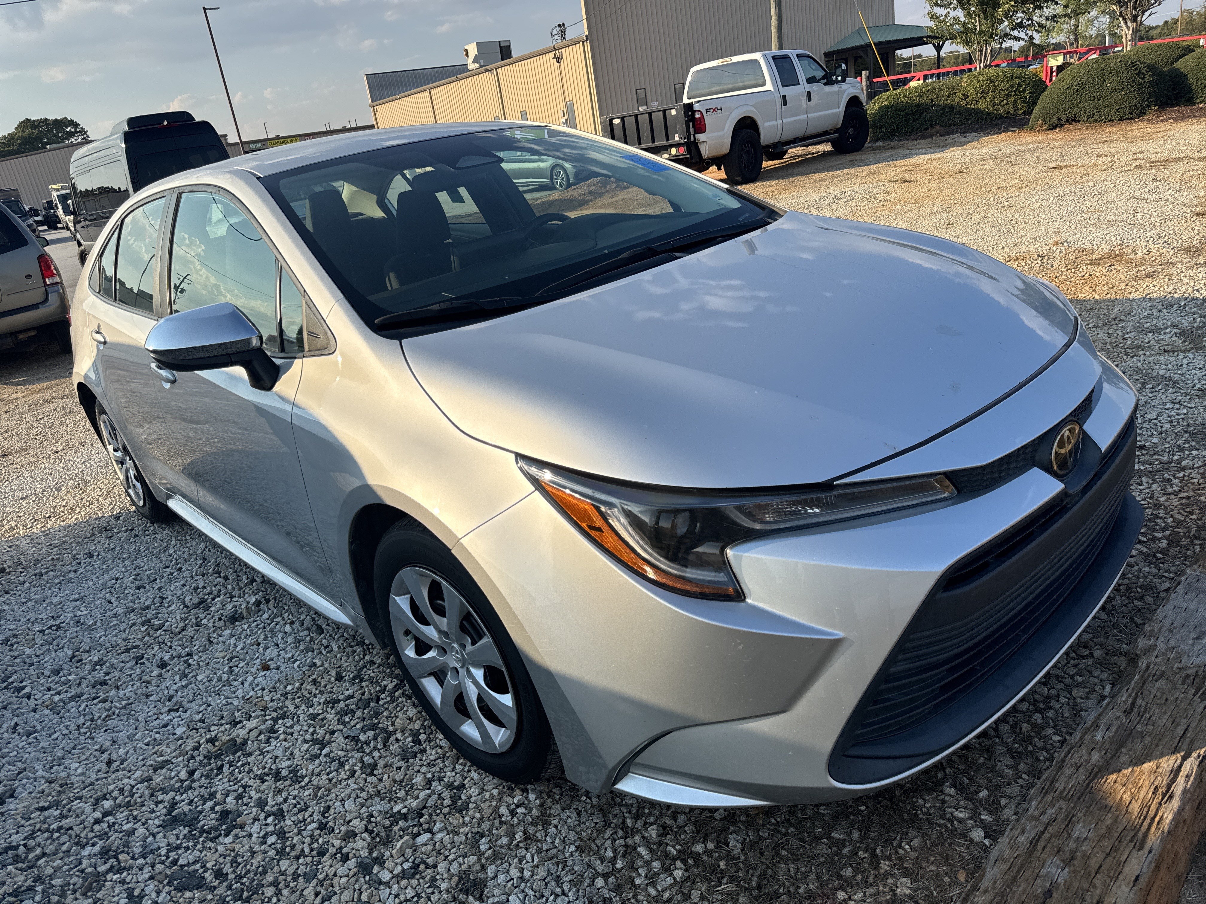 Used 2023 Toyota Corolla LE FWD image 3