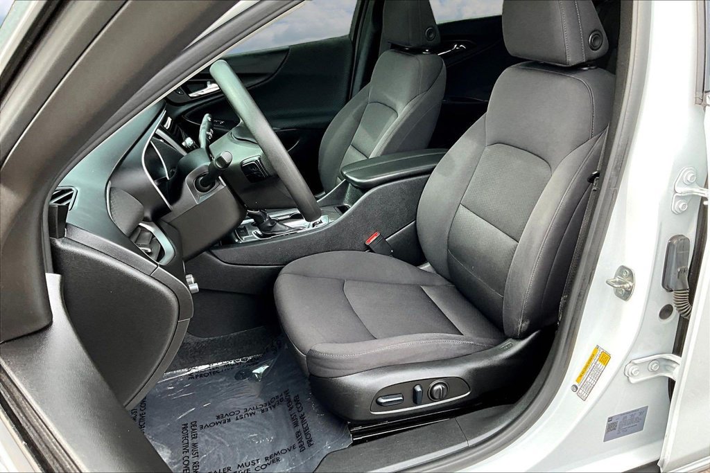 Used 2022 Chevrolet Malibu LT FWD image 23