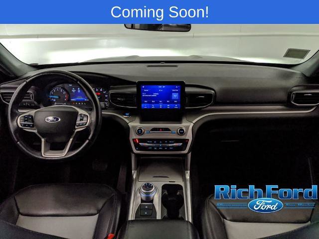 Certified 2022 Ford Explorer XLT w/ Equipment Group 202A image 5