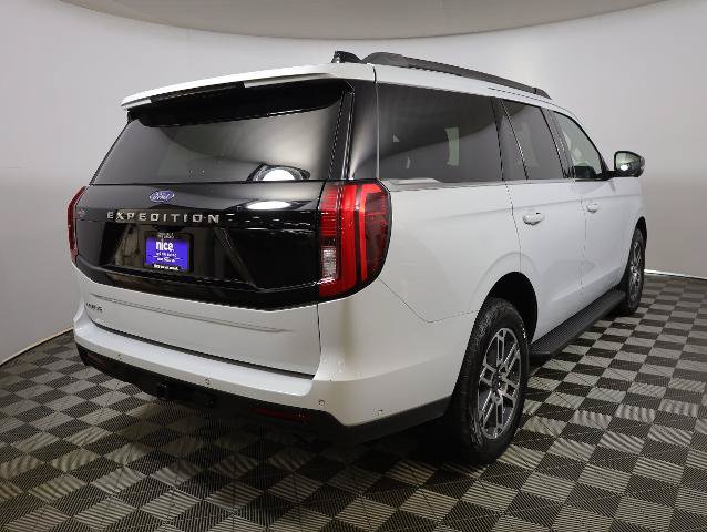 Certified 2025 Ford Expedition Active AWD/4WD image 6
