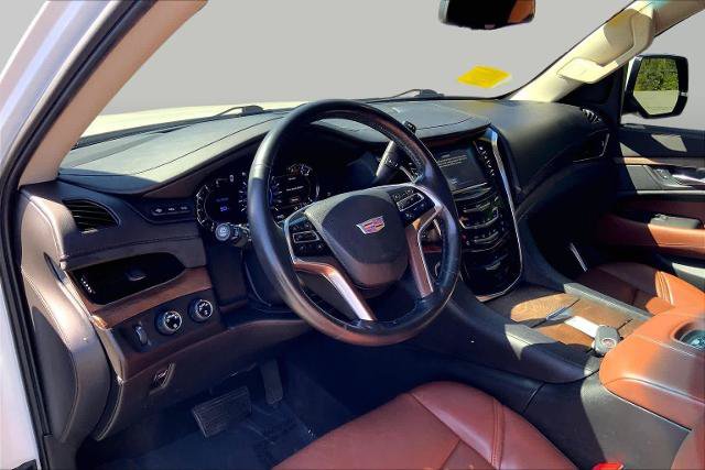 Used 2017 Cadillac Escalade Premium Luxury AWD/4WD image 18
