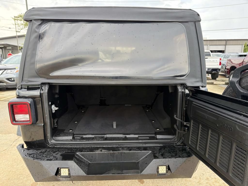 Used 2019 Jeep Wrangler Unlimited Sport AWD/4WD image 12