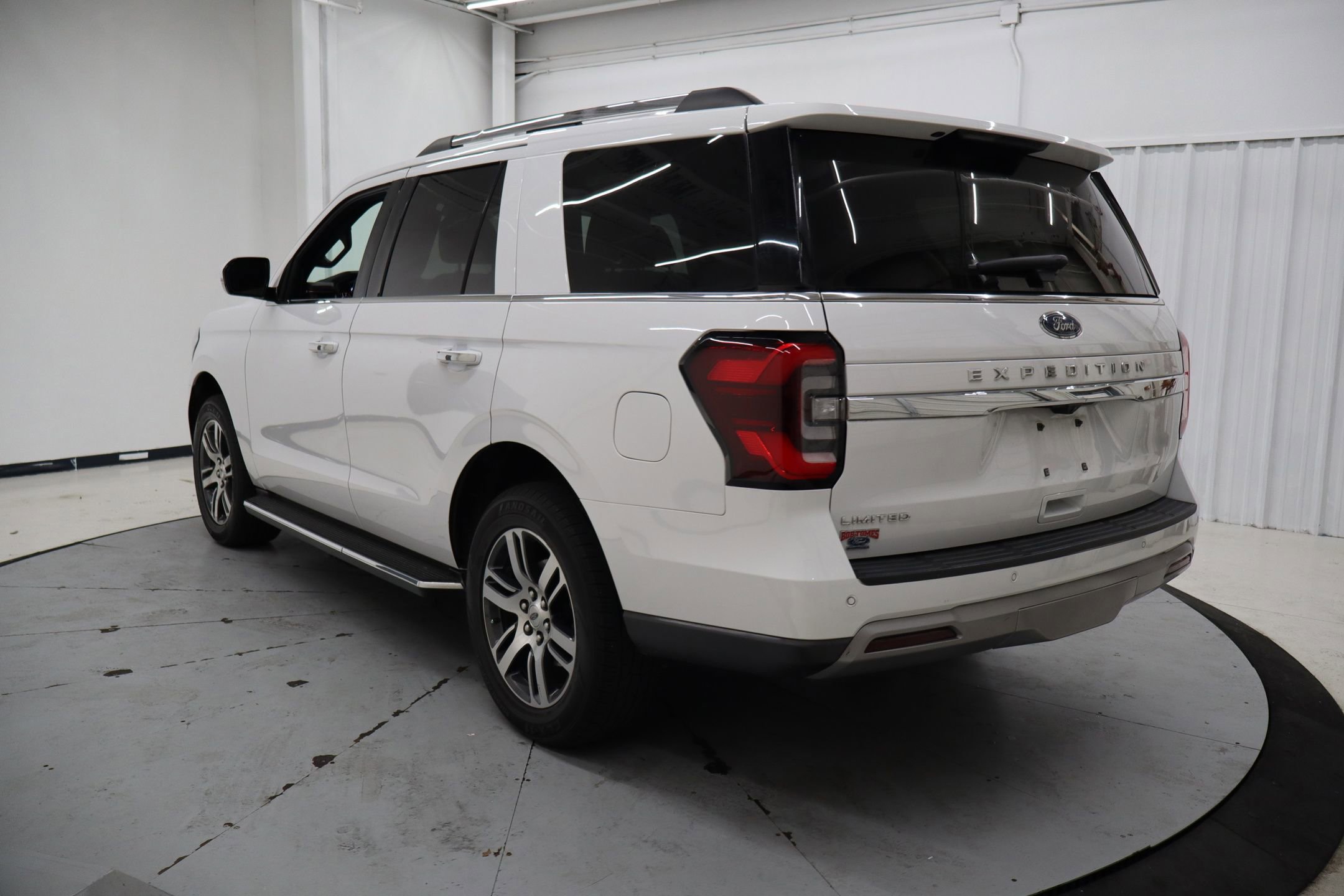Certified 2022 Ford Expedition Limited image 2