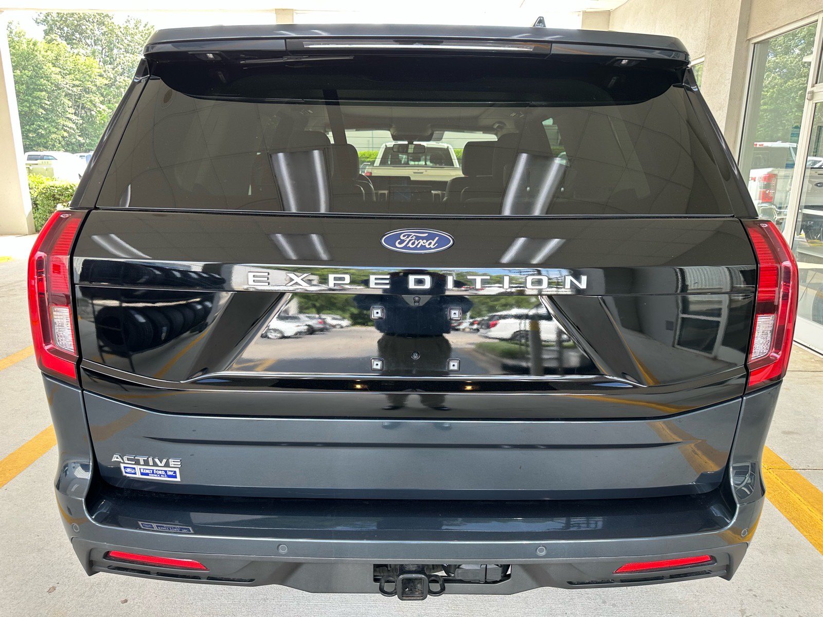Certified 2025 Ford Expedition Active AWD/4WD image 12
