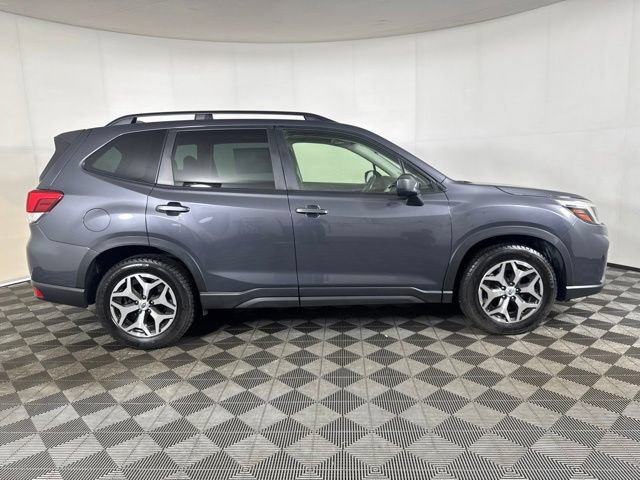 Used 2020 Subaru Forester Premium AWD/4WD image 2