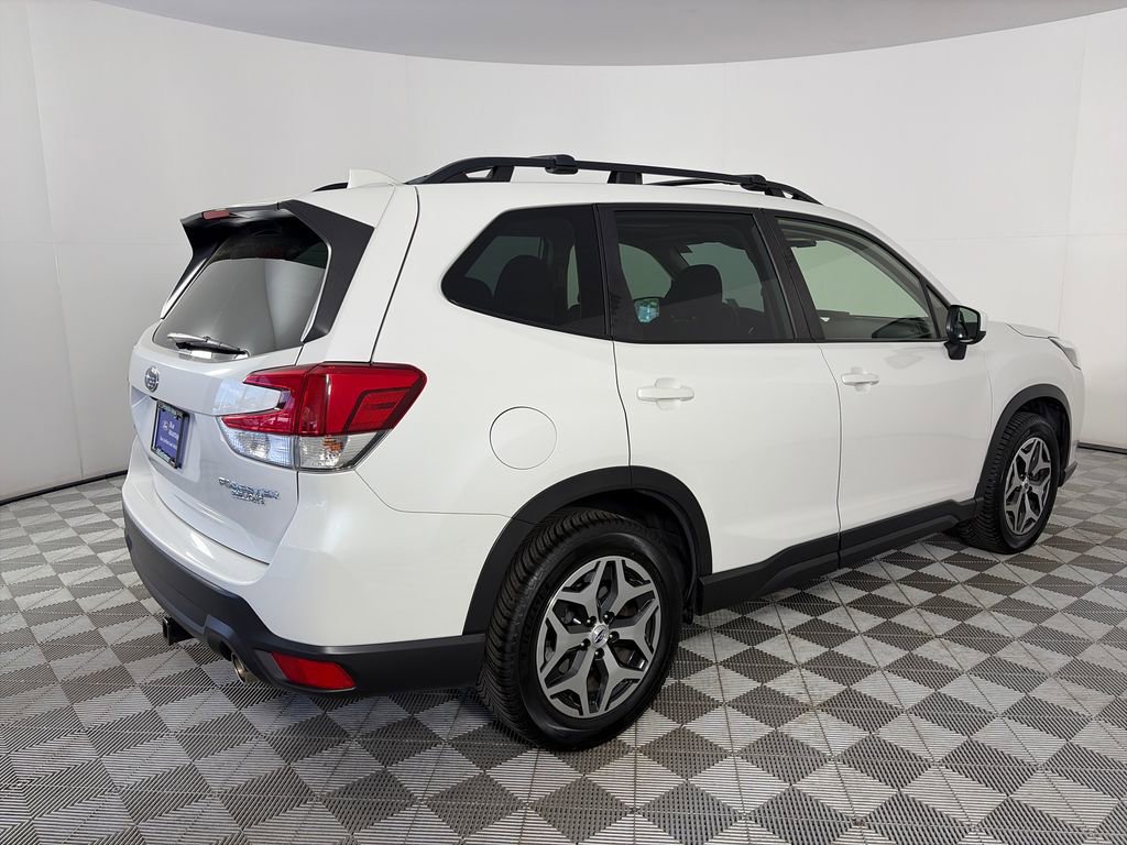 Used 2023 Subaru Forester Premium AWD/4WD image 7