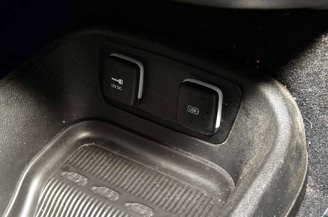 Used 2020 Chrysler Pacifica Touring-L image 24