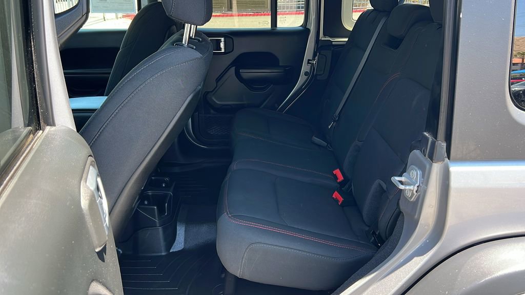 Used 2021 Jeep Wrangler Unlimited Rubicon AWD/4WD image 11