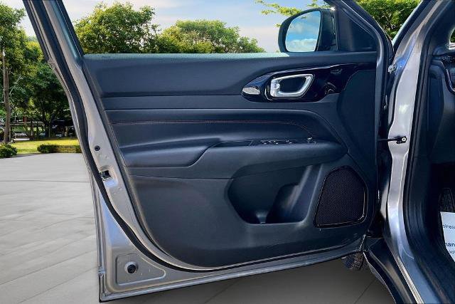 Used 2023 Jeep Compass Trailhawk image 19