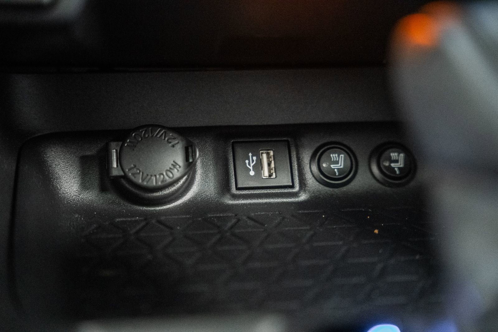 Used 2024 Toyota RAV4 XLE w/ Convenience Package image 30