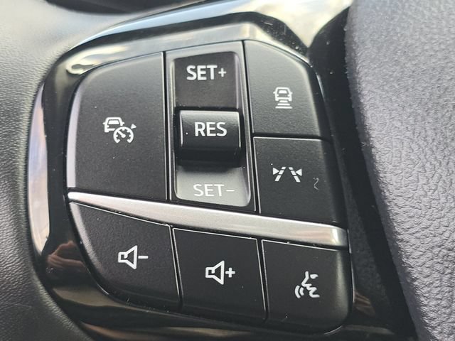 Certified 2025 Ford Escape Platinum AWD/4WD image 36