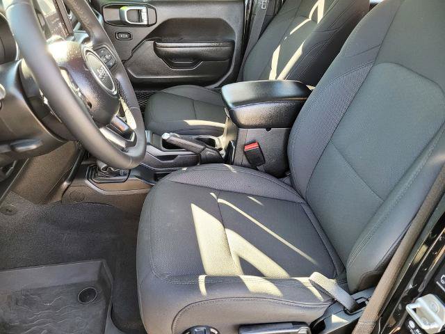 Used 2023 Jeep Gladiator Sport AWD/4WD image 16