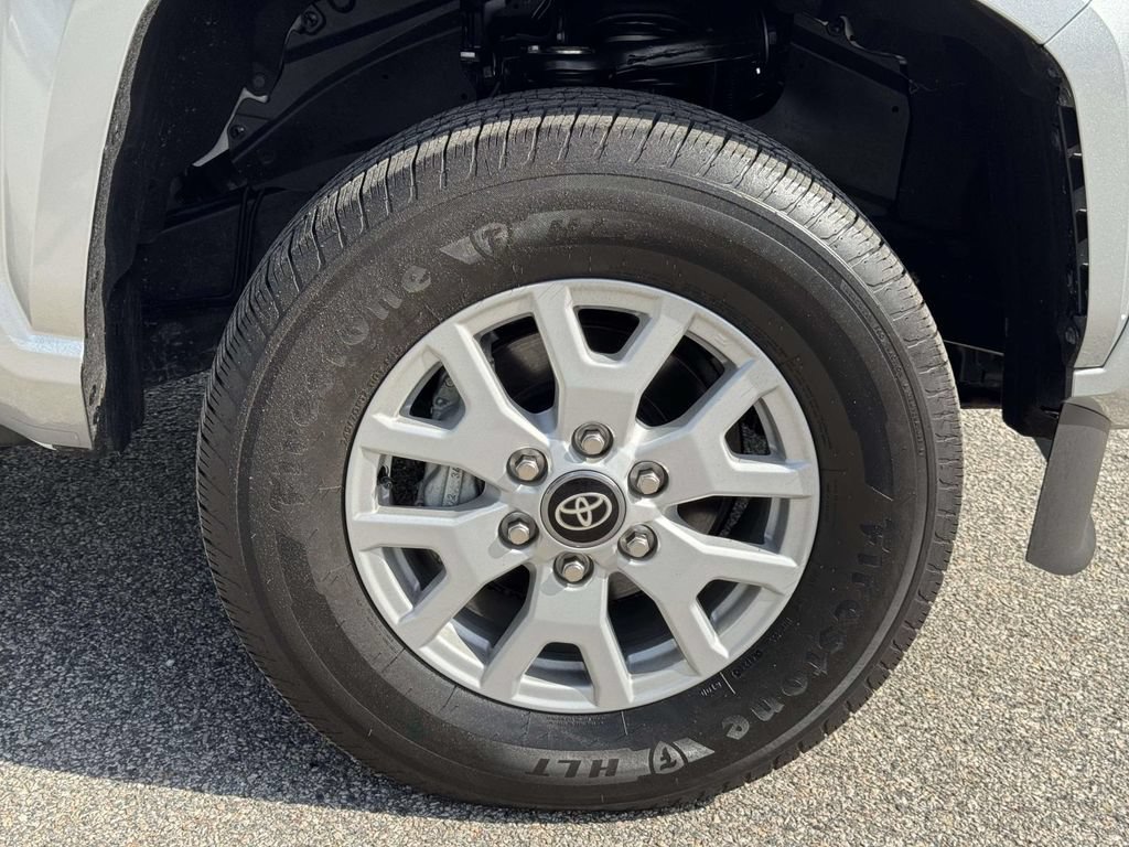 Used 2024 Toyota Tacoma SR5 AWD/4WD image 27