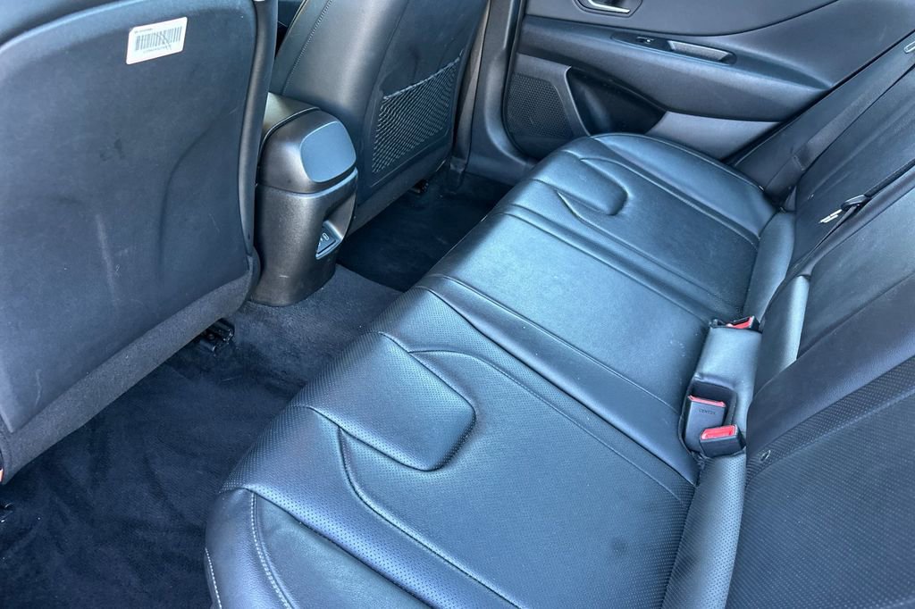 Used 2024 Hyundai Elantra Limited image 11