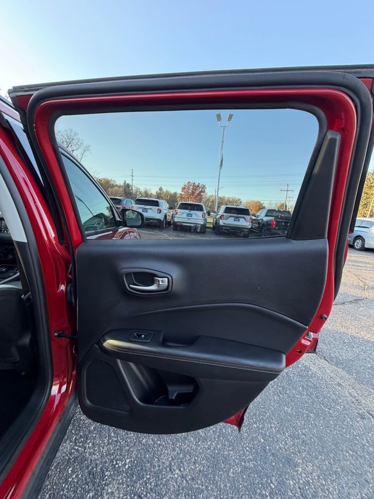 Used 2019 Jeep Compass Latitude w/ Cold Weather Group image 14