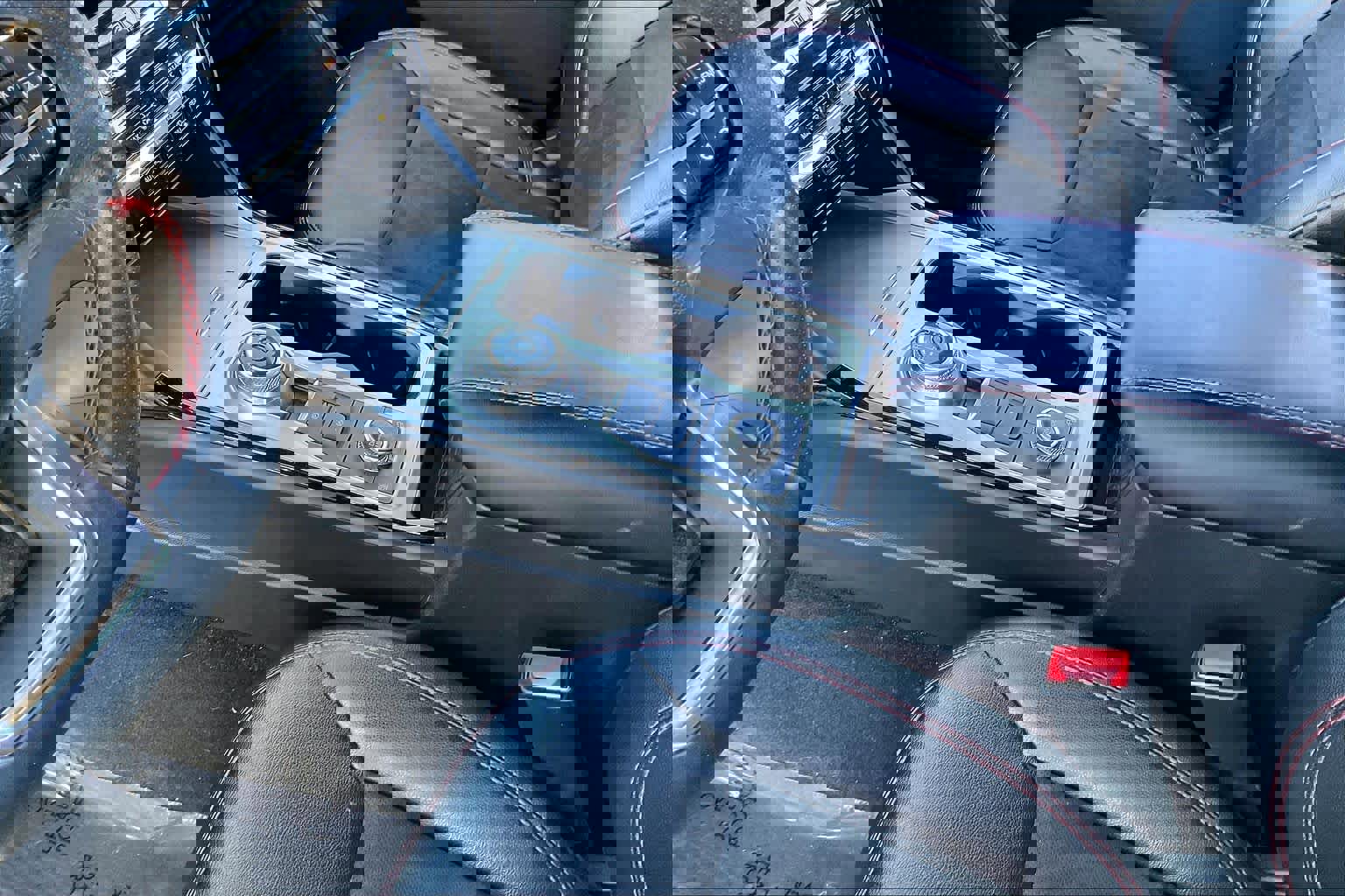 Certified 2023 Ford Explorer ST-Line image 15