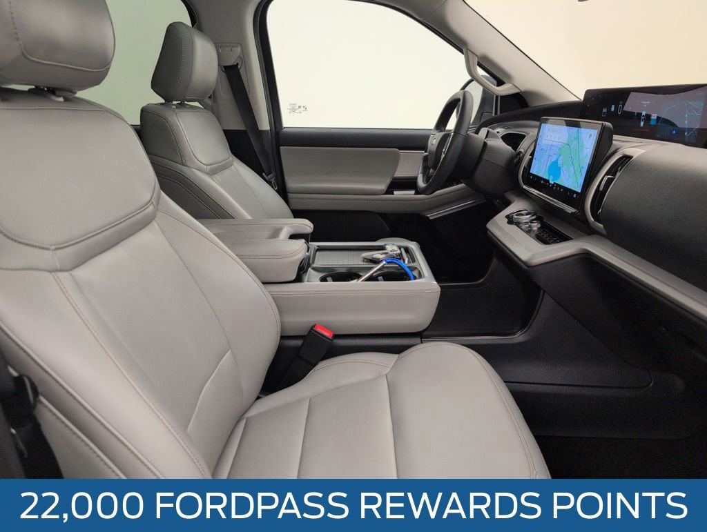 Certified 2025 Ford Expedition Active image 15