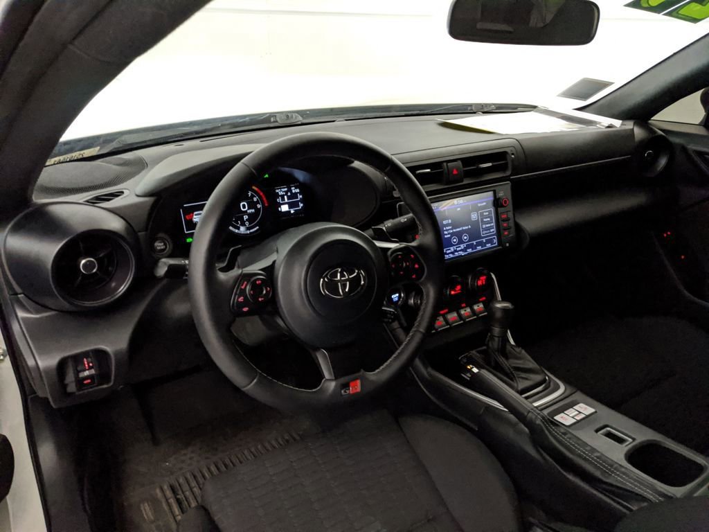 Used 2024 Toyota GR86 image 13