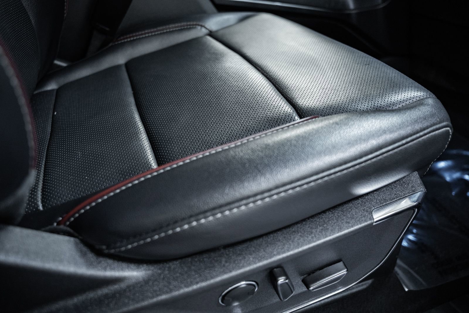 Certified 2023 Ford F150 Lariat w/ Equipment Group 502A High image 42