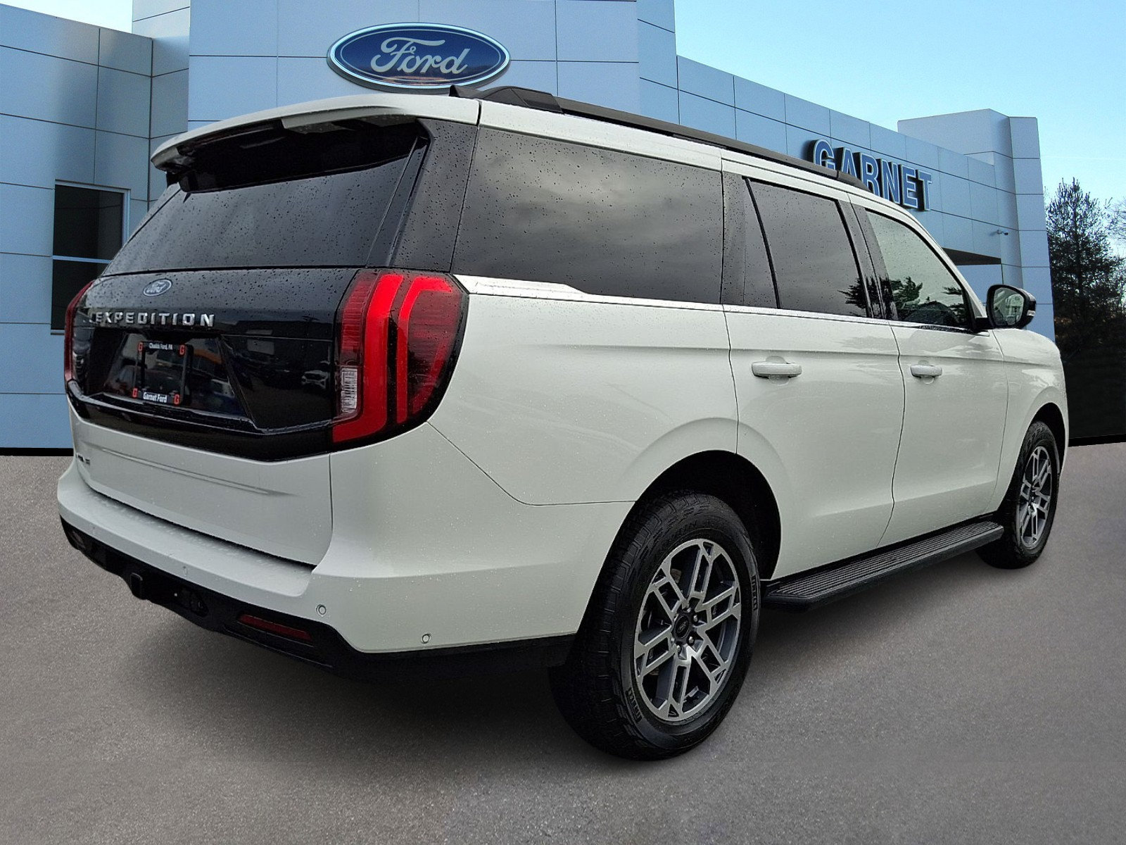 Certified 2025 Ford Expedition Active AWD/4WD image 8
