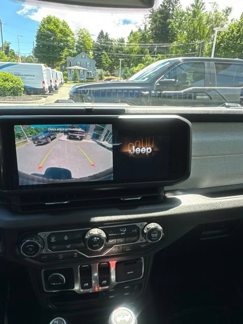 Used 2026 Jeep Wrangler Sport AWD/4WD image 28