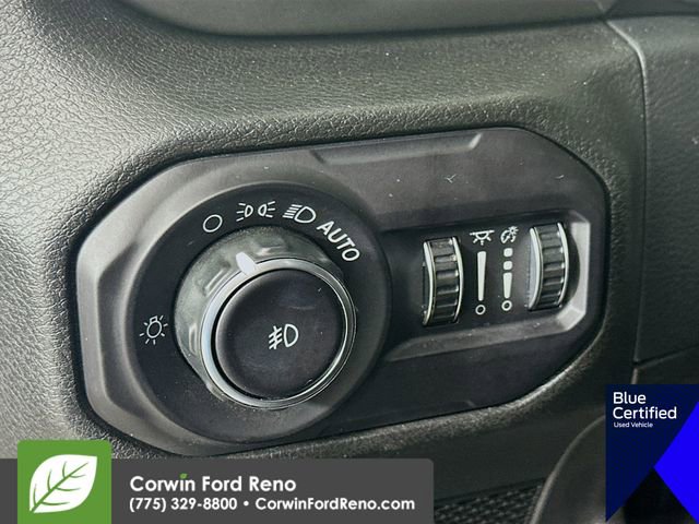 Used 2018 Jeep Wrangler Unlimited Sahara AWD/4WD image 14