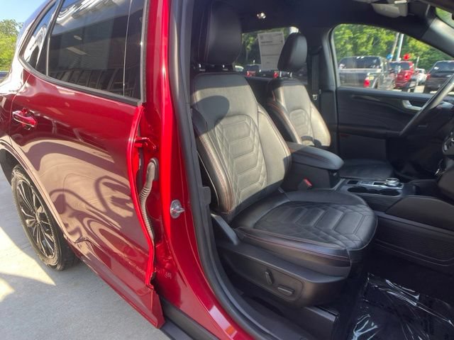 Certified 2023 Ford Escape ST-Line Elite w/ Premium Technology Package AWD/4WD image 31