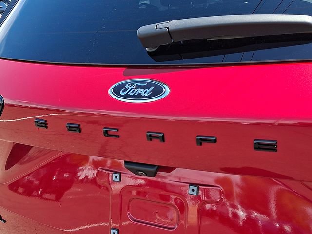 Certified 2022 Ford Escape SEL w/ SEL Stealth AWD Package image 31