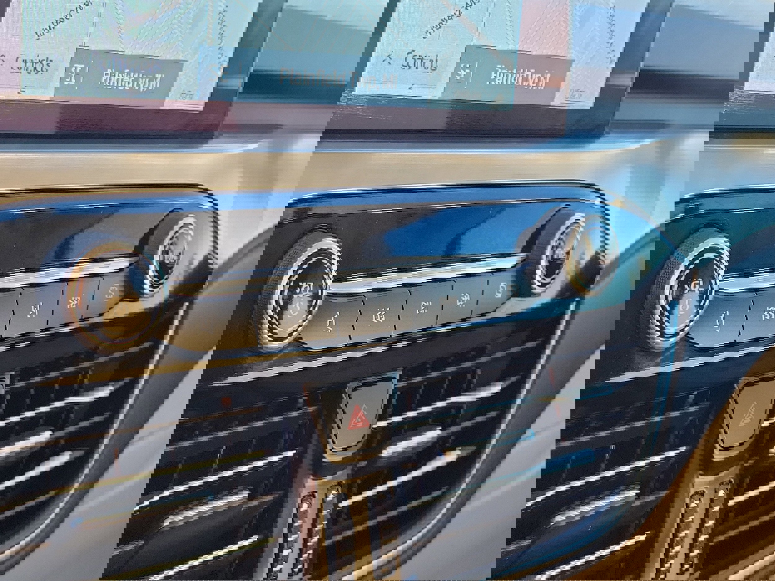 Certified 2022 Ford Escape Titanium image 30