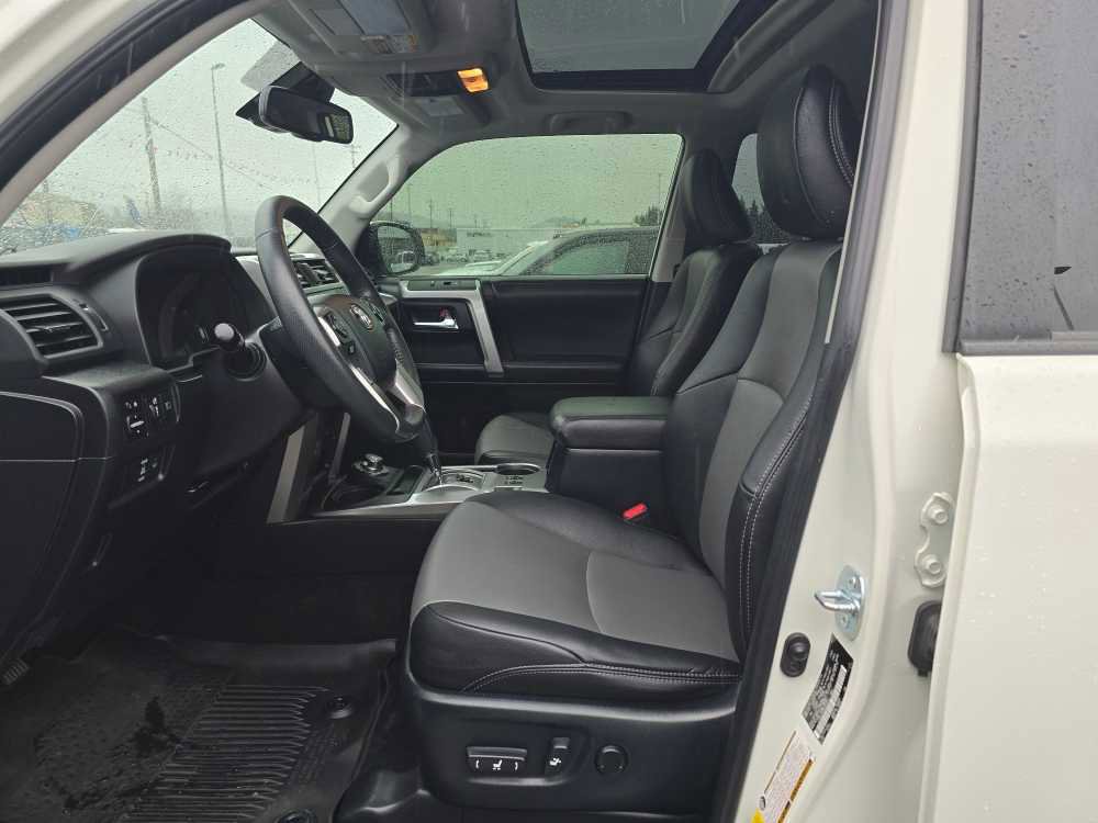 Used 2022 Toyota 4Runner SR5 Premium image 9