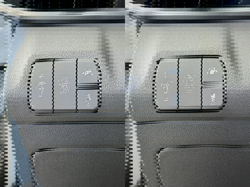 Used 2021 Hyundai Elantra Blue w/ Cargo Package image 25