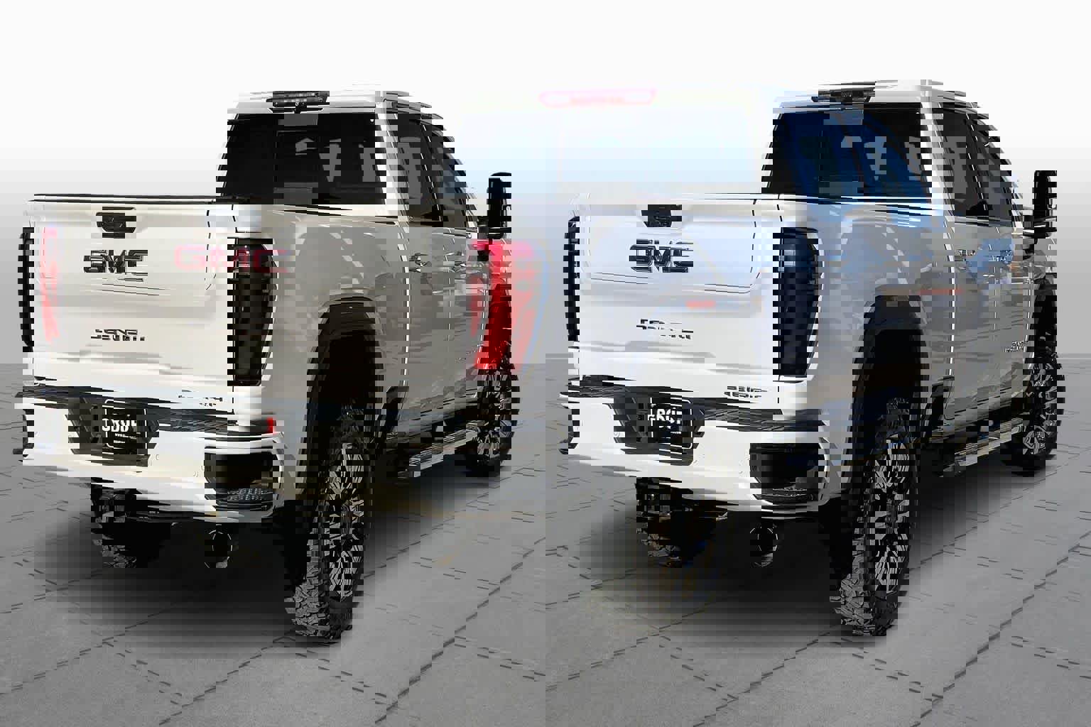 Used 2024 GMC Sierra 2500 Denali w/ Denali Reserve Package image 12